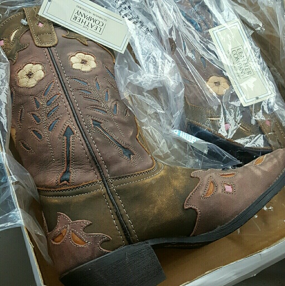 Laredo Shoes - Size 6.5 brand new